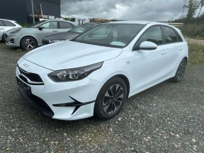 Kia Ceed Kia Silver 1.5 T-GDI 103 kW (140 PS) 6-Gang