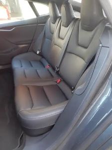 Tesla Model S Bild von FAAREN